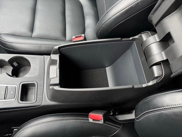 2025 Ford Escape Platinum w/ Heated Steering Wheel + Adaptive Cruise