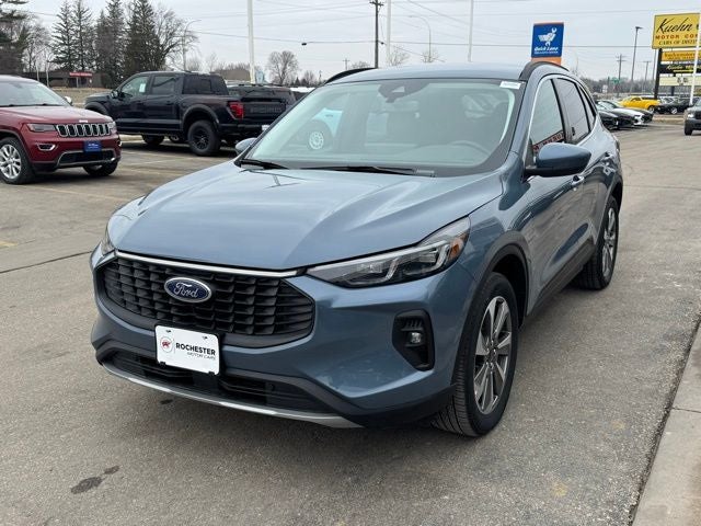 2025 Ford Escape Platinum w/ Heated Steering Wheel + Adaptive Cruise