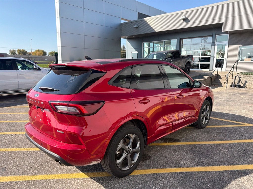 2024 Ford Escape ST-Line w/Heated Steering Wheel + Adaptive Cruise