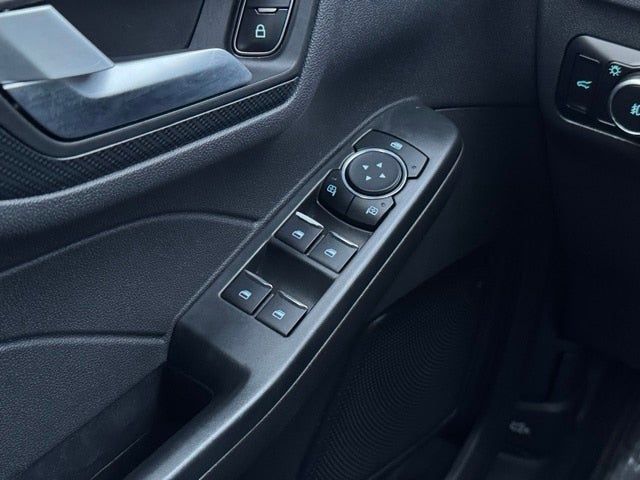 2023 Ford Escape ST-Line Select w/ Heated Steering Wheel + Adaptive Cruise