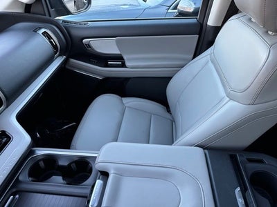 2025 Ford Expedition Max Active w/ Panoramic Moonroof + 8 Passenger Seating (2nd R