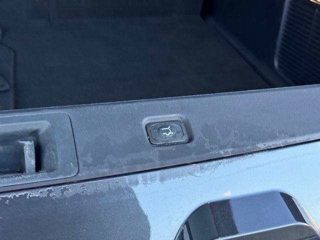 2025 Ford Expedition Max Active w/ Panoramic Moonroof + 8 Passenger Seating (2nd R