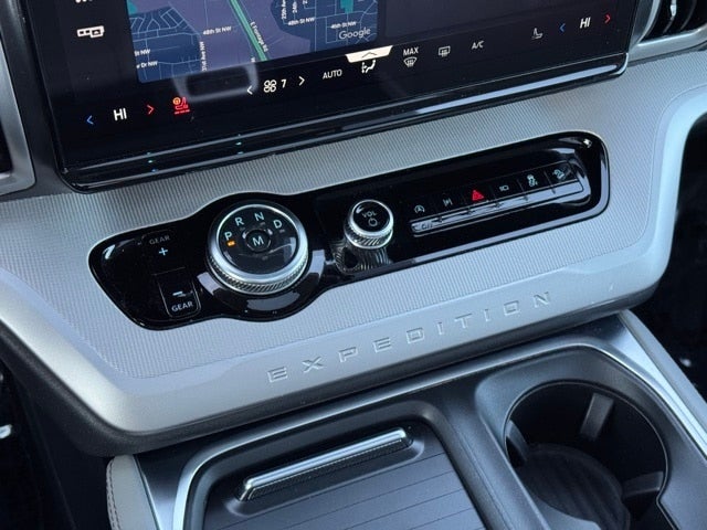 2025 Ford Expedition Max Active w/ Panoramic Moonroof + 8 Passenger Seating (2nd R