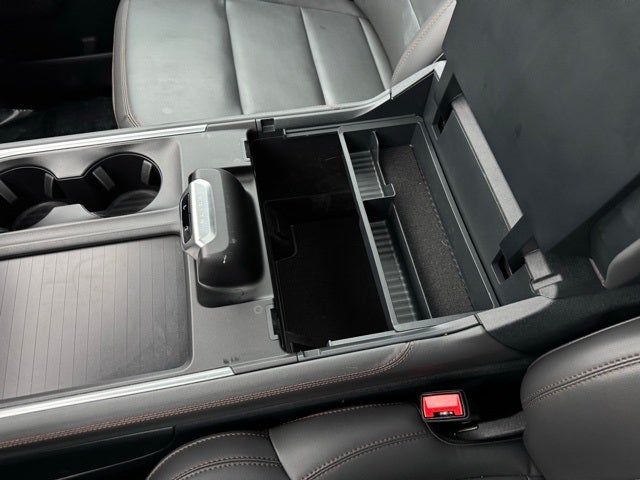 2025 Ford Expedition Max Active w/ Panoramic Moonroof + 8 Passenger Seating (2nd R