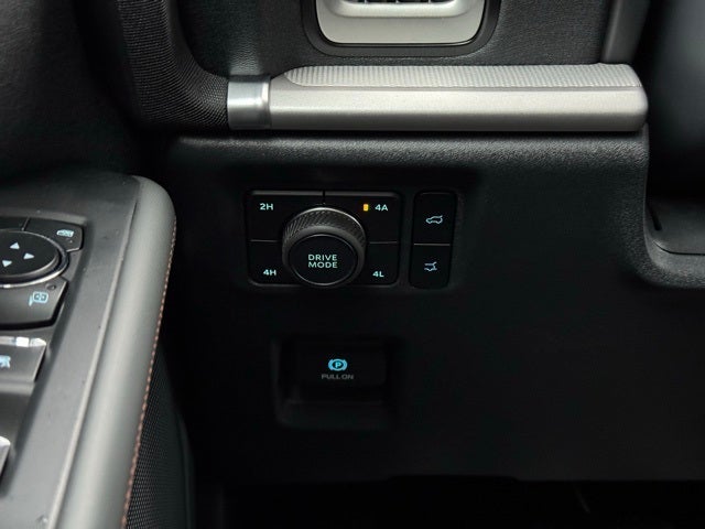 2025 Ford Expedition Max Active w/ Panoramic Moonroof + 8 Passenger Seating (2nd R