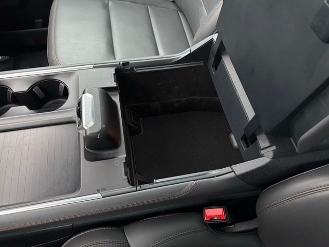 2025 Ford Expedition Max Active w/ Panoramic Moonroof + 8 Passenger Seating (2nd R