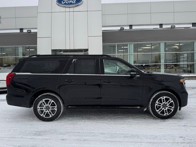 2025 Ford Expedition Max Active w/ Panoramic Moonroof + 8 Passenger Seating (2nd R