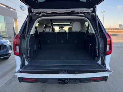 2025 Ford Expedition Max Active w/ Panoramic Moonroof + 8 Passenger Seating (2nd R