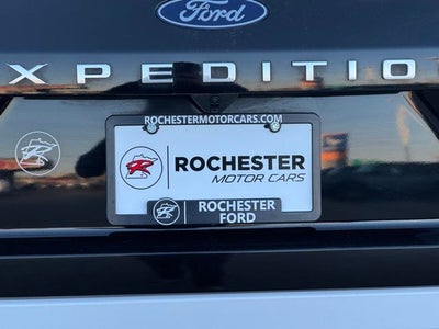 2025 Ford Expedition Max Active w/ Panoramic Moonroof + 8 Passenger Seating (2nd R