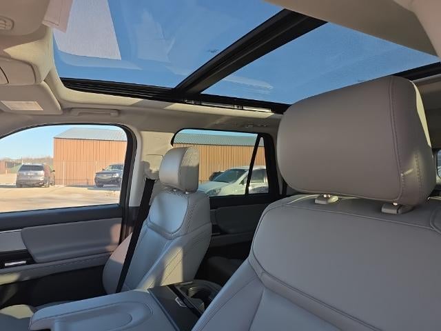 2025 Ford Expedition Max Active w/ Panoramic Moonroof + 8 Passenger Seating (2nd R