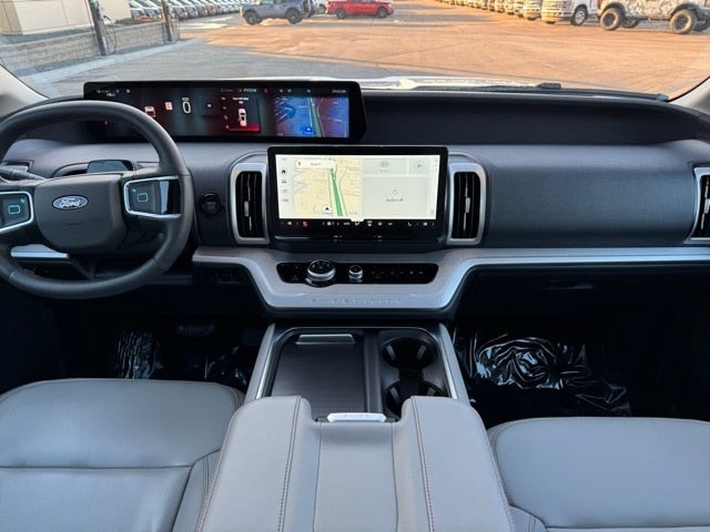 2025 Ford Expedition Max Active w/ Panoramic Moonroof + 8 Passenger Seating (2nd R