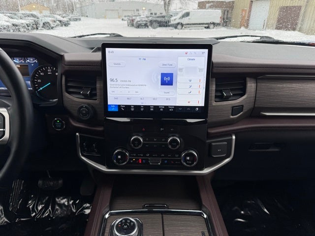 2022 Ford Expedition Max Limited w/ Panoramic Moonroof + HD Tow Package