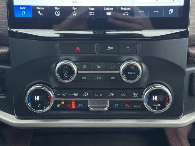 2022 Ford Expedition Max Limited w/ Panoramic Moonroof + HD Tow Package