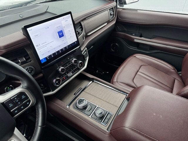 2022 Ford Expedition Max Limited w/ Panoramic Moonroof + HD Tow Package