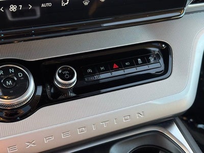 2025 Ford Expedition Active w/ Panoramic Moonroof + 2nd Row Bucket Seats