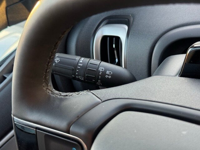 2025 Ford Expedition Active w/ Panoramic Moonroof + 2nd Row Bucket Seats