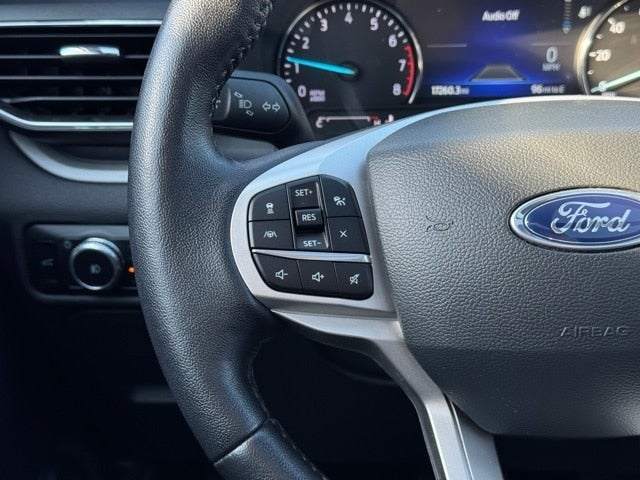 2023 Ford Explorer XLT w/ Twin Panel Moonroof + Trailer Tow Package