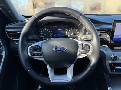2023 Ford Explorer XLT w/ Twin Panel Moonroof + Trailer Tow Package