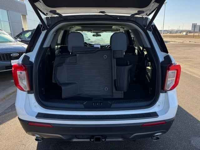 2023 Ford Explorer XLT w/ Twin Panel Moonroof + Trailer Tow Package