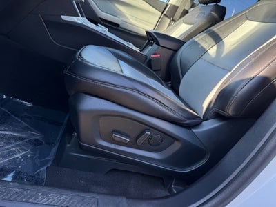 2023 Ford Explorer XLT w/ Twin Panel Moonroof + Trailer Tow Package