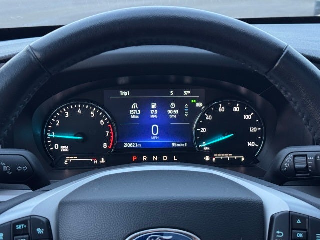 2023 Ford Explorer XLT w/ Twin Panel Moonroof + Trailer Tow Package