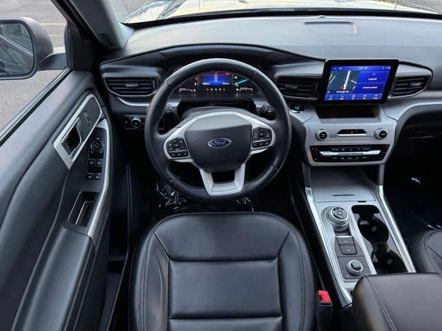 2023 Ford Explorer XLT w/ Twin Panel Moonroof + Trailer Tow Package