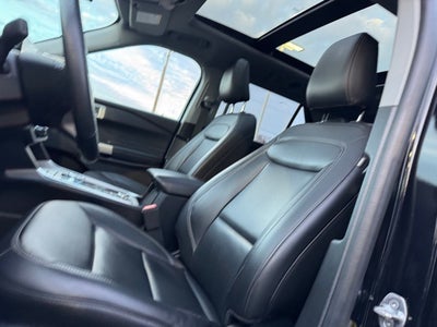 2023 Ford Explorer XLT w/ Twin Panel Moonroof + Trailer Tow Package