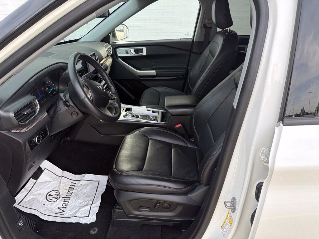 2023 Ford Explorer Limited w/Twin Panel Roof