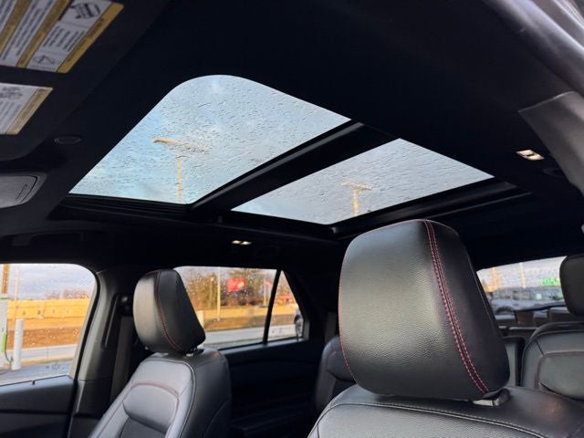 2022 Ford Explorer ST-Line w/ Twin Panel Moonroof + Trailer Tow Package