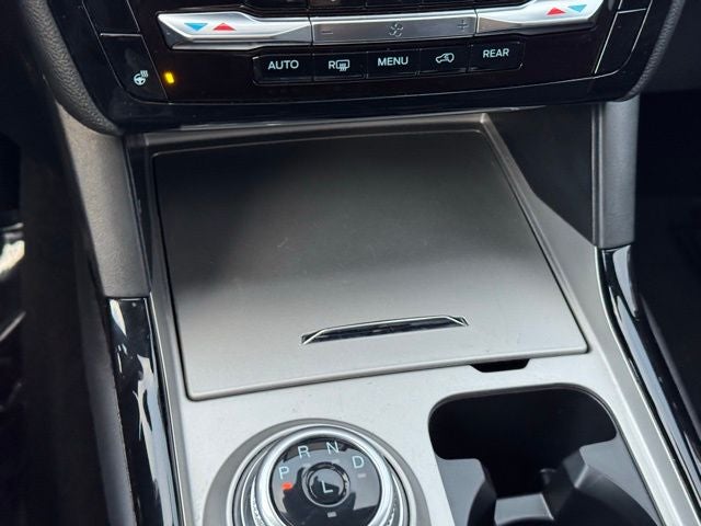 2022 Ford Explorer ST-Line w/ Twin Panel Moonroof + Trailer Tow Package