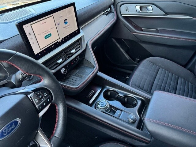 2025 Ford Explorer ST-Line w/ Heated Steering Wheel + Massaging Seats