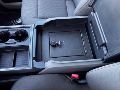 2022 Ford F-250SD XLT w/Heated Seats + Spray Liner