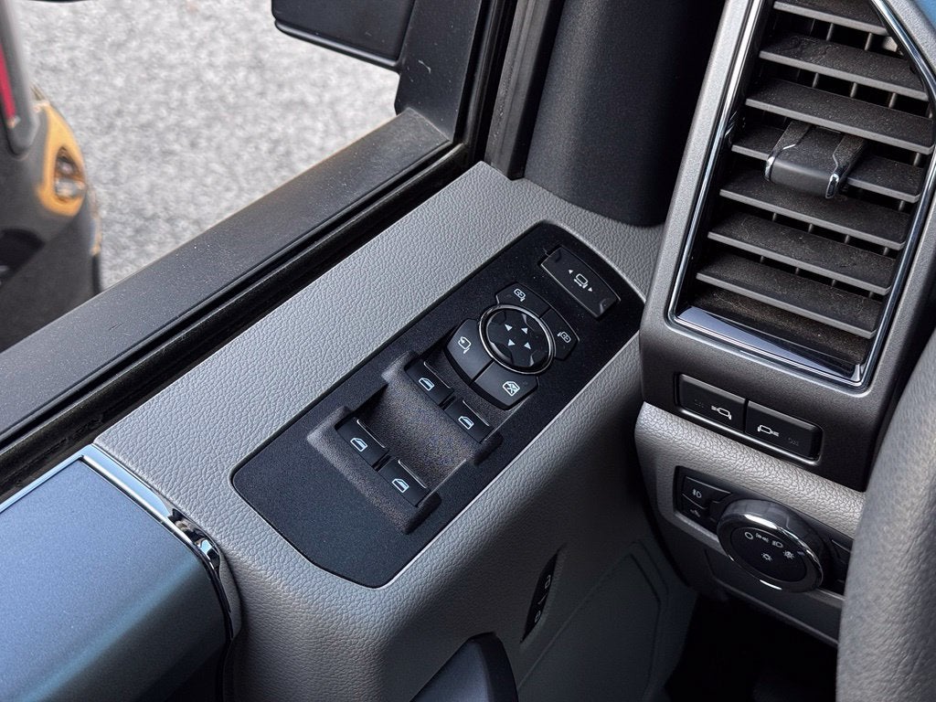 2022 Ford F-250SD XLT w/Heated Seats + Spray Liner