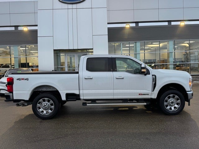 2026 Ford F-350SD Lariat w/ Twin Panel Moonroof + 2kw Pro Power Onboard