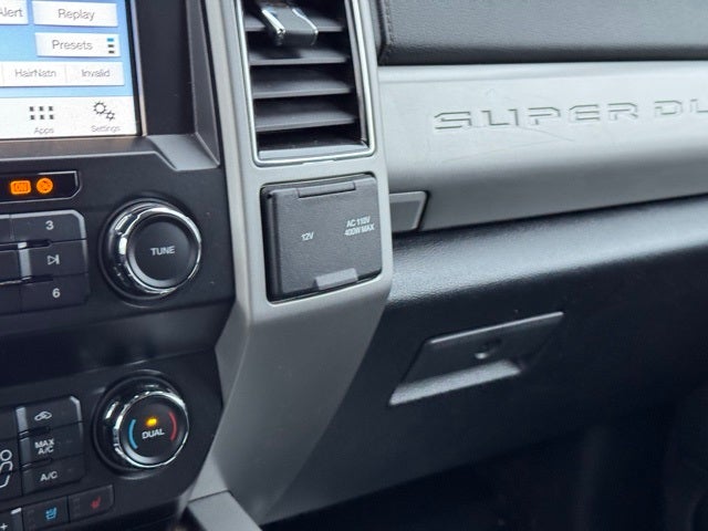 2019 Ford F-350SD Lariat w/ Navigation + Rear CHMSL Camera