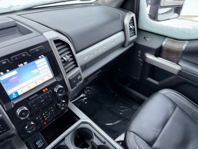 2019 Ford F-350SD Lariat w/ Navigation + Rear CHMSL Camera