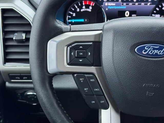 2019 Ford F-350SD Lariat w/ Navigation + Rear CHMSL Camera