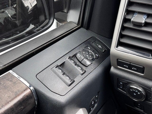 2022 Ford F-350SD Lariat Special w/ Twin Panel Moonroof + 360 Camera