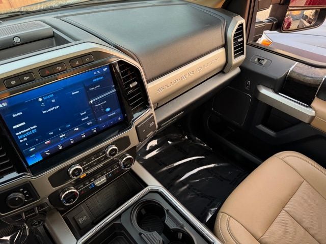 2022 Ford F-350SD Lariat