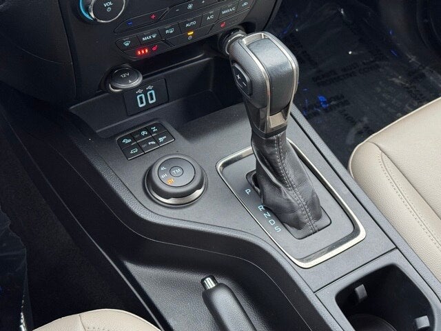 2019 Ford Ranger Lariat w/ Navigation + Trailer Tow Package