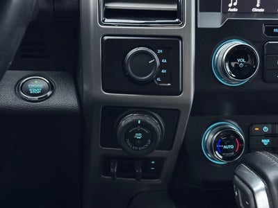 2019 Ford F-150 Platinum w/ Twin Panel Moonroof + Massaging Seats