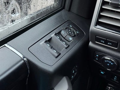 2019 Ford F-150 Platinum w/ Twin Panel Moonroof + Massaging Seats