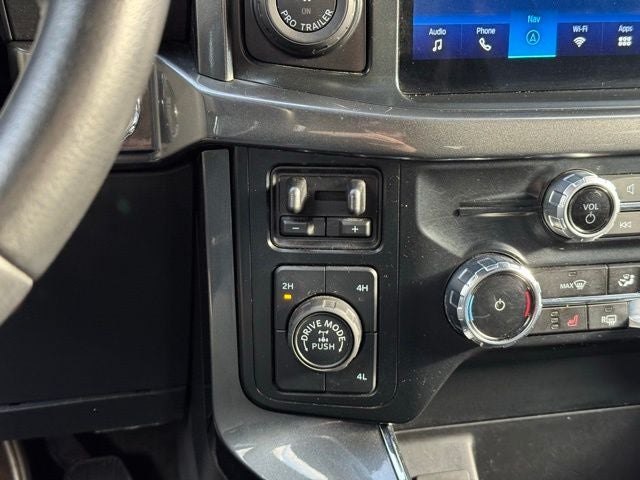 2023 Ford F-150 XLT w/ Twin Panel Moonroof + Trailer Tow Package