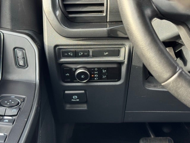 2023 Ford F-150 XLT w/ Intelligent Access + Power Sliding Rear Window