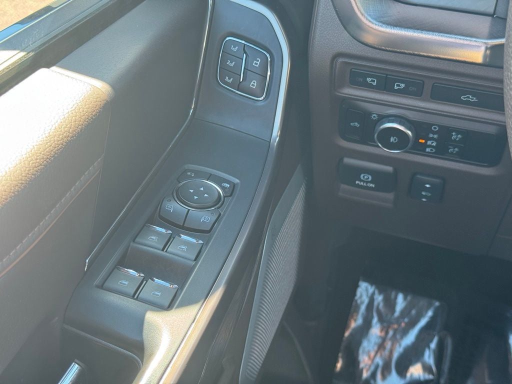 2023 Ford F-150 King Ranch w/ Twin Panel Moonroof + Heated Steering Wheel