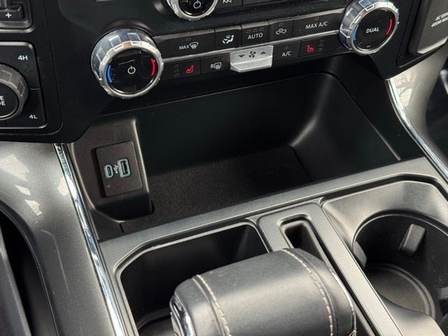 2023 Ford F-150 XLT w/ Twin Panel Moonroof + Trailer Tow Package