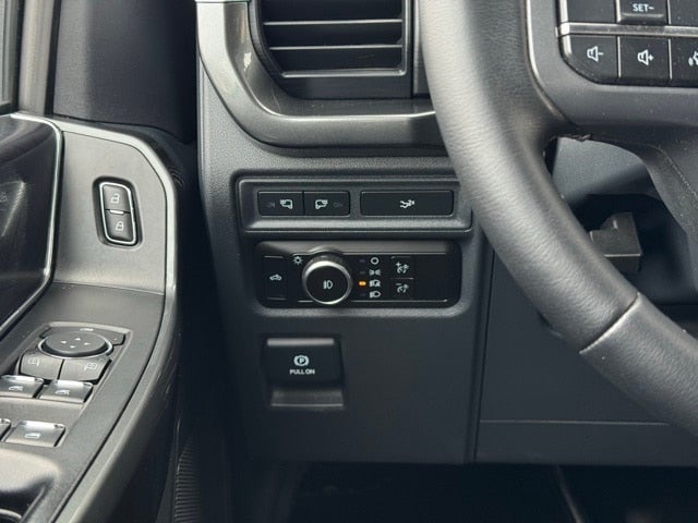 2023 Ford F-150 XLT w/ Twin Panel Moonroof + Trailer Tow Package