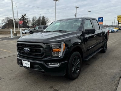 2023 Ford F-150 XLT w/ Twin Panel Moonroof + Trailer Tow Package