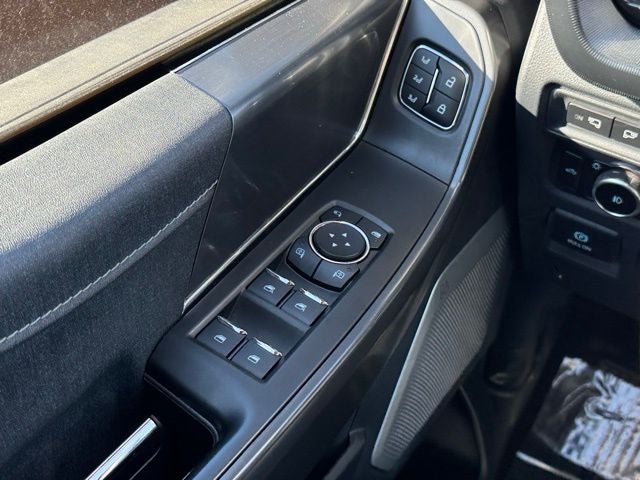 2024 Ford F-150 Lariat w/ Heated Steering Wheel + Head Up Display