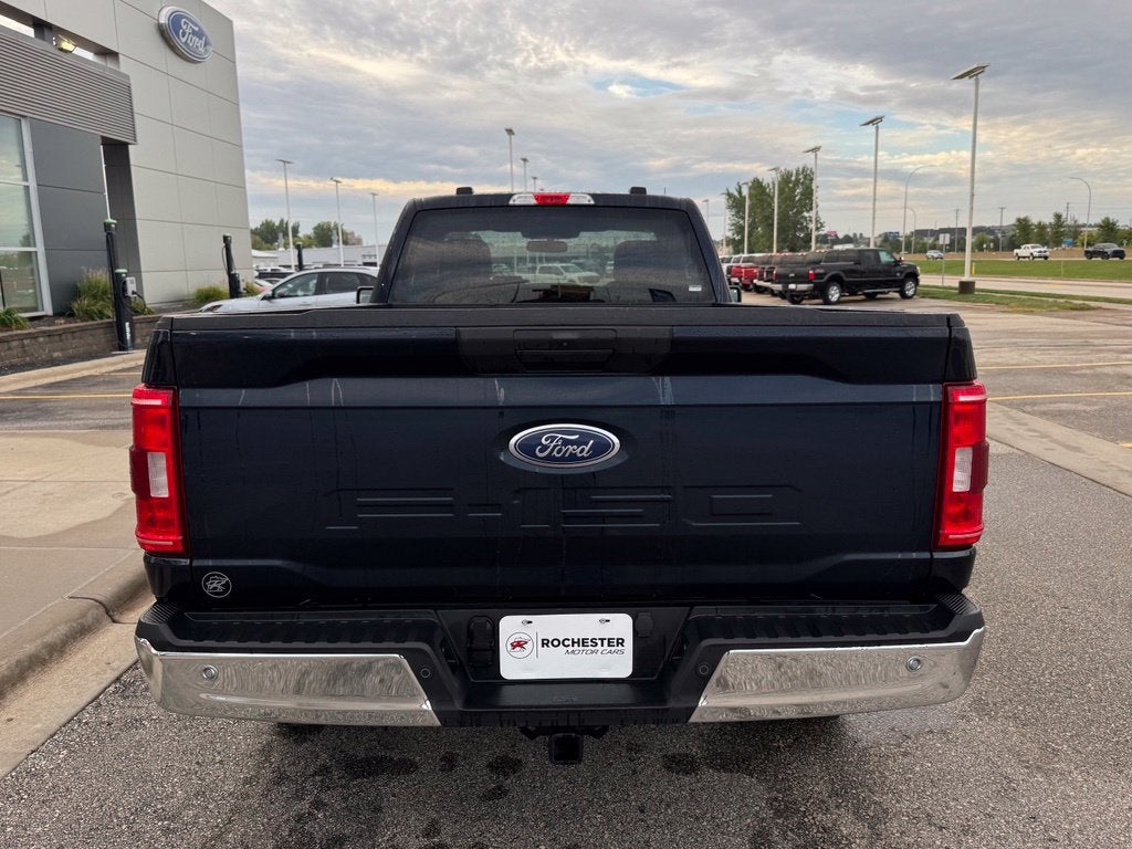 2023 Ford F-150 XLT w/8' Bed